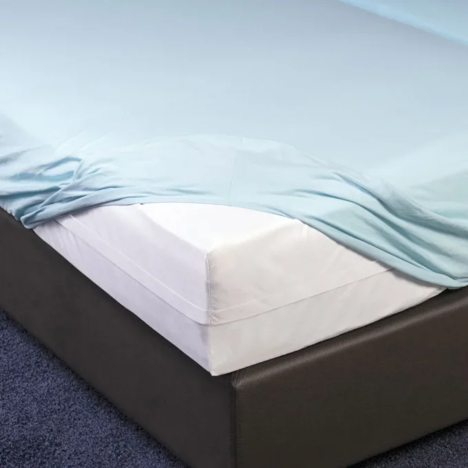 Housse anti-acariens Softsan Extra Doux enveloppant un matelas
